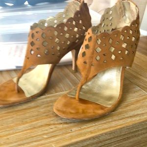 Sexy thong lake heel.